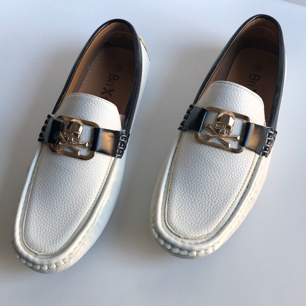 BriXton men’s leather slip on loafers shoes white & Black size 10.